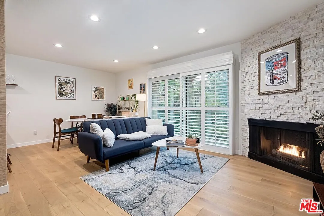 Building Photo - 141 S Clark Dr #208