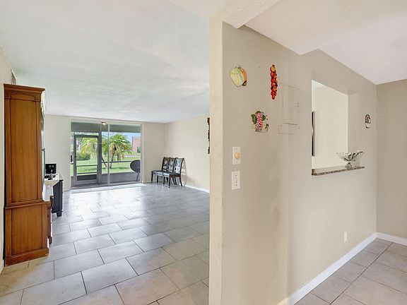5th image of 9681 Sunrise Lakes Boulevard #104