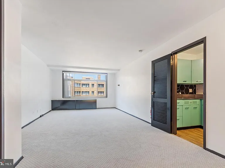 2401 H St NW #815 — Photo 4