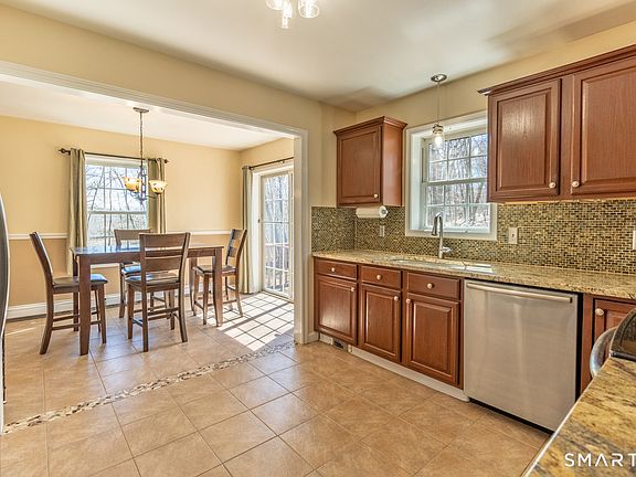 3rd image of 17 Flatbrook Road
