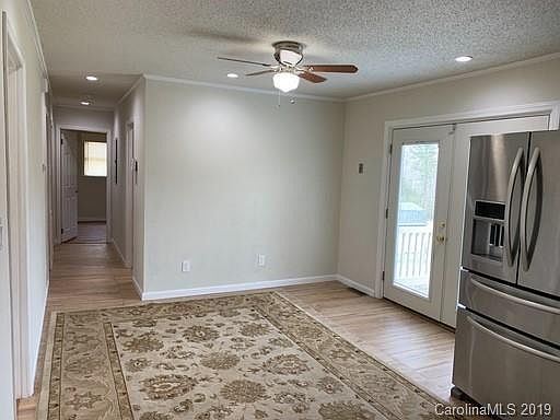 4th image of 1900 Mountainbrook Dr