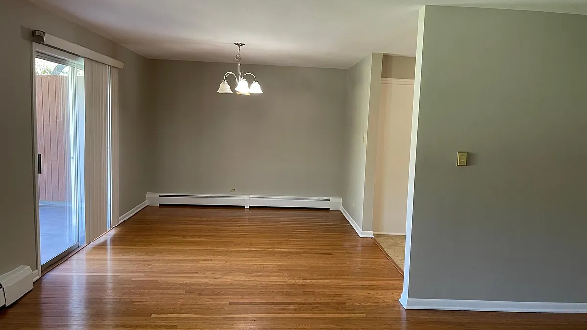 Building Photo - 714 Dempster St #112