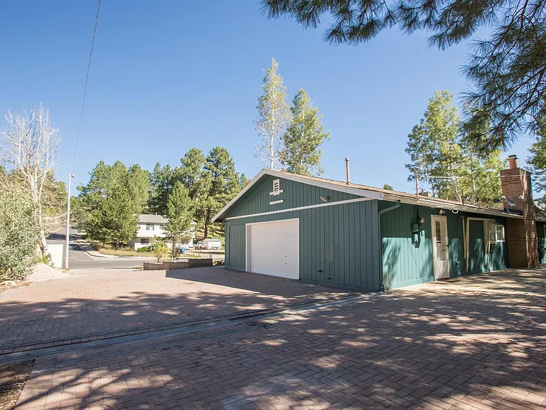 637 E Zuni Dr — Photo 17