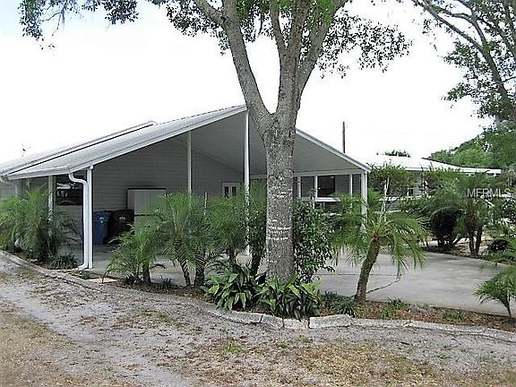 3rd image of 11812 Rose Ln