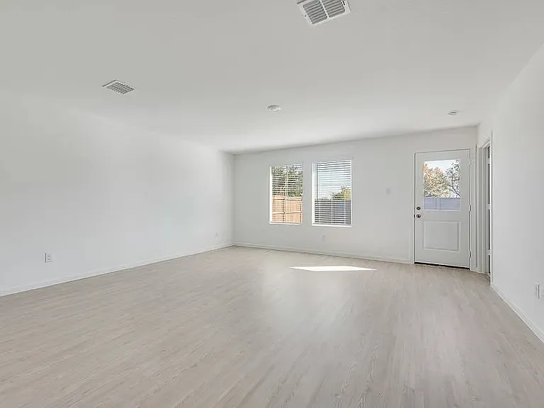 11332 Rodeo Dr — Photo 4