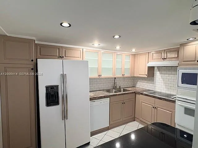 4000 Towerside Ter #1403 — Photo 15