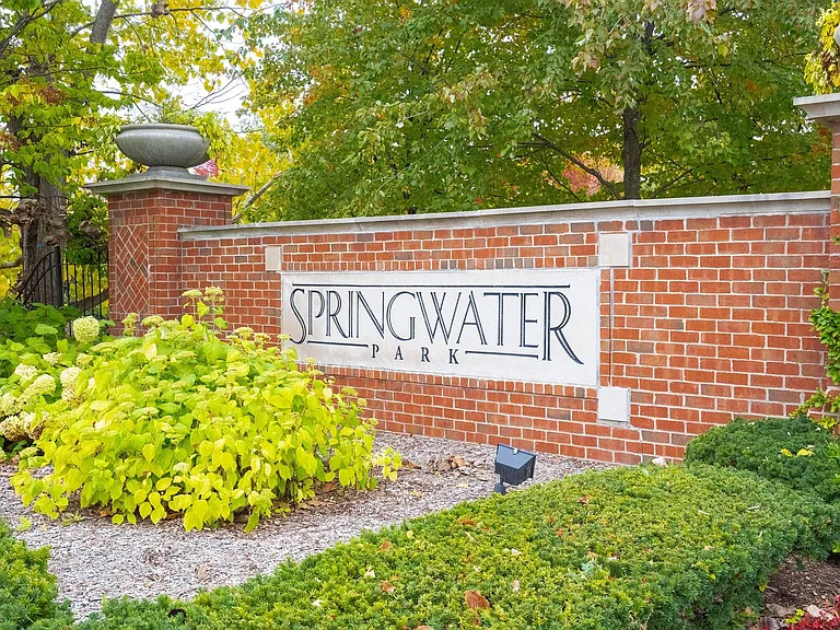 39477 Springwater Dr — Photo 1