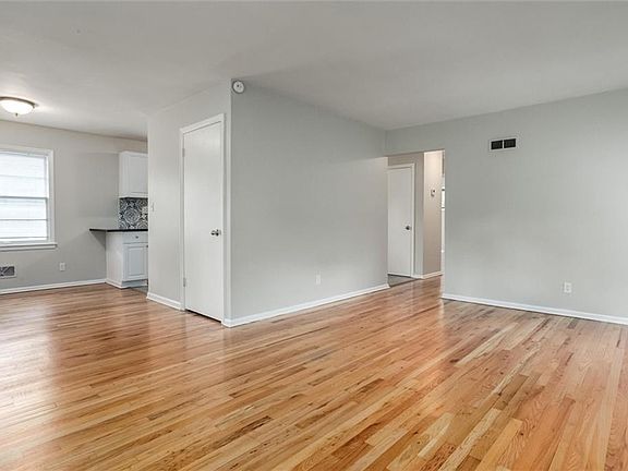 4th image of 4516 Eaton St