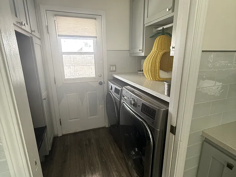 1241 E Michelson St — Photo 22
