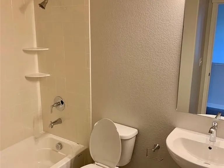9740 Clermont Ln — Photo 5