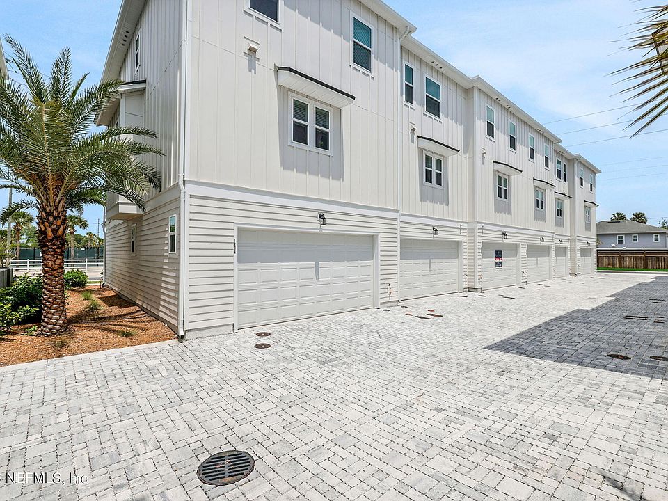 1st image of 1035 1ST Avenue N