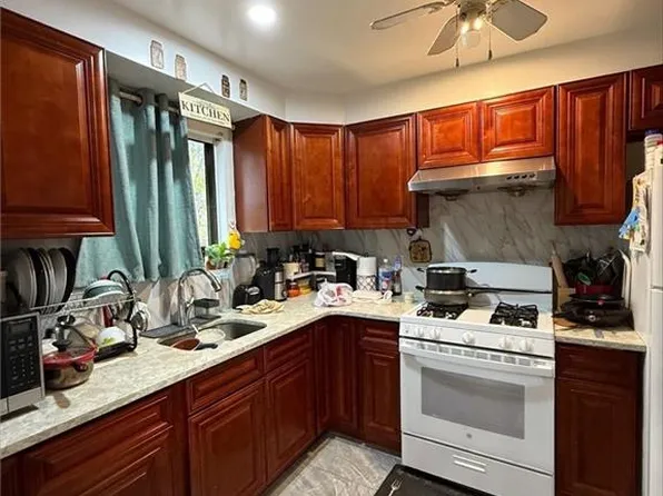 56 Gary Court image 7 of 10