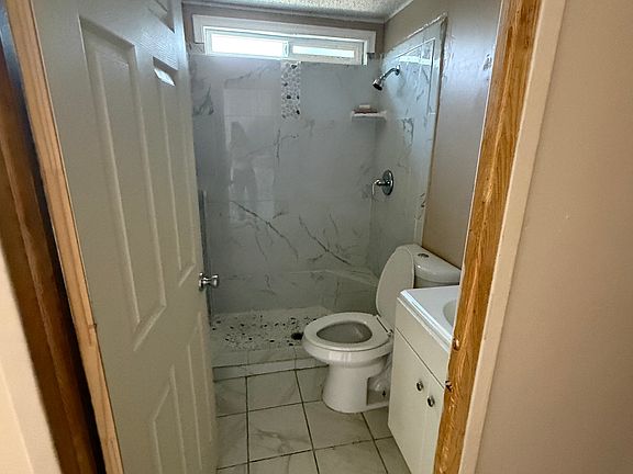 4th image of 27105 1/2 Jarvis St