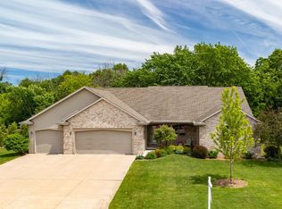 N7914 Creekside Dr, Sherwood, WI 54169