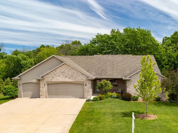N7914 Creekside Dr, Sherwood, WI 54169