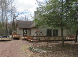 5 Bruin Ct, Lake Harmony, PA 18624