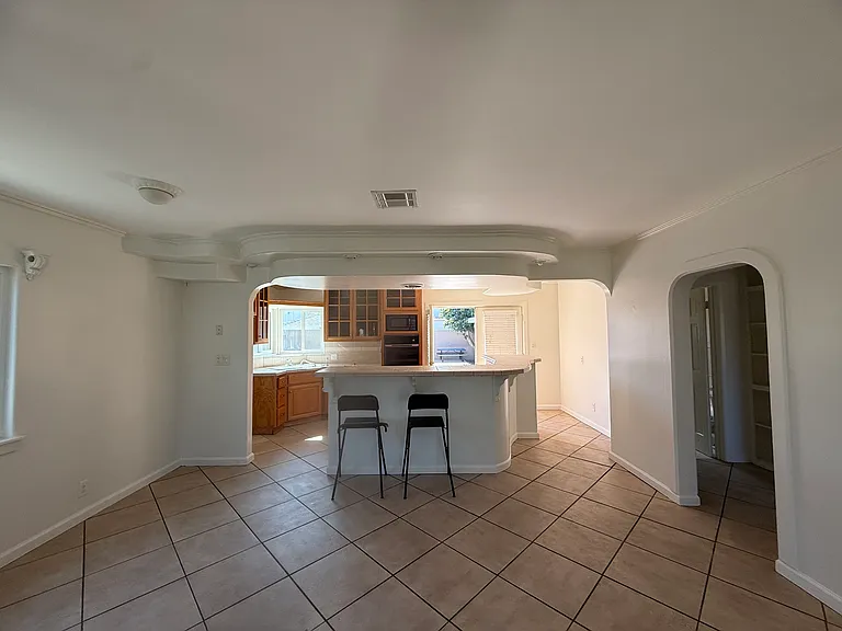 1429 Seaman Ave — Photo 2
