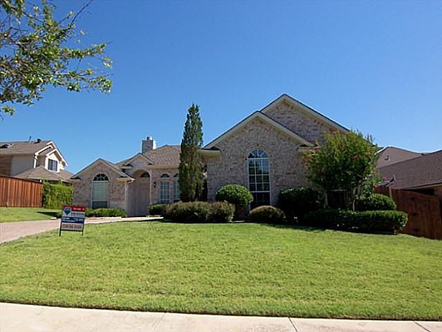 1st image of 200 Bridlewood Ct