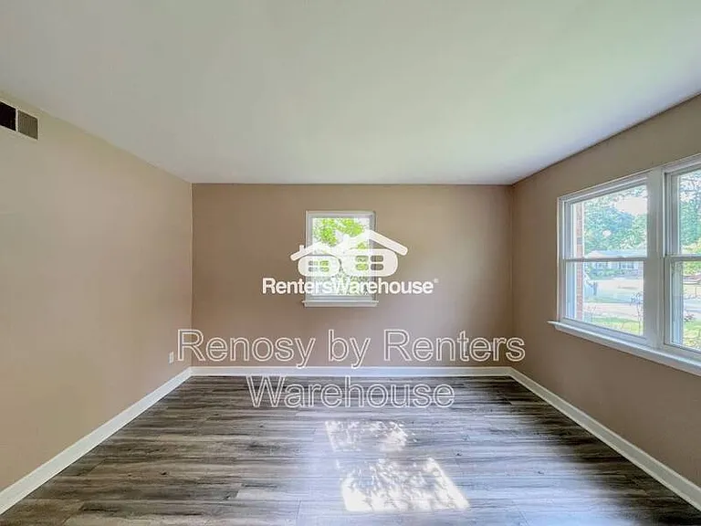 5736 Avalon Woods Dr — Photo 5