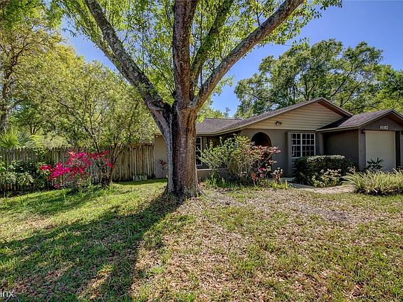 3rd image of 16102 Manorwood Cir