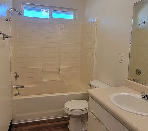 5th image of 1033 North Blvd