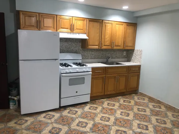 (undisclosed Address), Maspeth, NY 11378