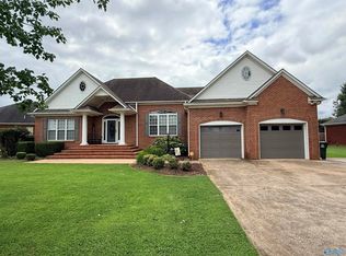 17868 Clearview St, Athens, AL 35611
