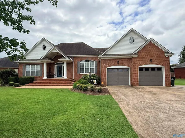 17868 Clearview St, Athens, AL 35611