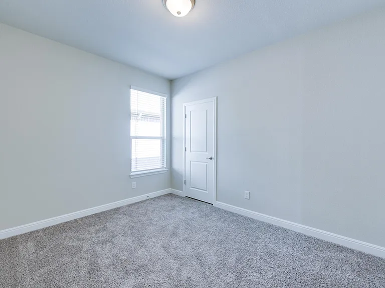 313 Roundstone Rd — Photo 7