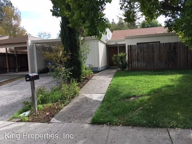 812 Barcelona Ave photo 1