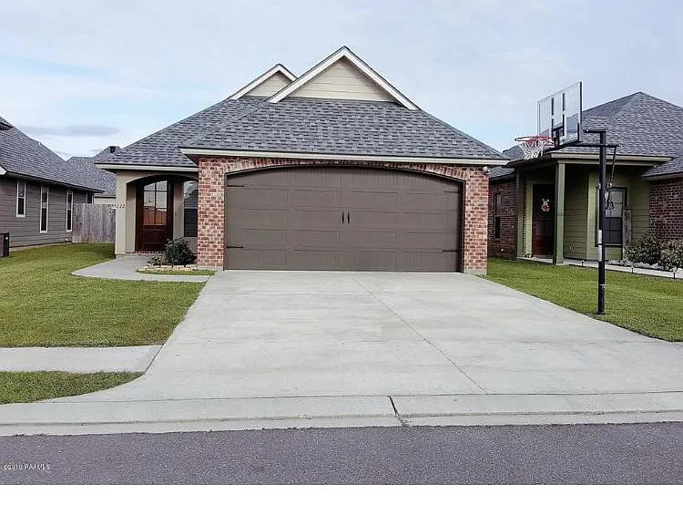 112 Meadowhollow Dr — Photo 1