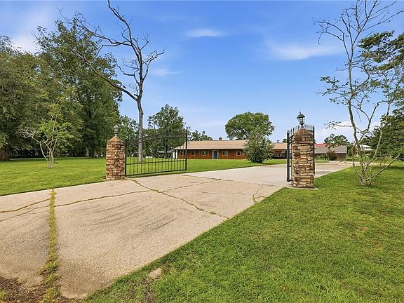 2nd image of 32557 Pontchatrain Dr