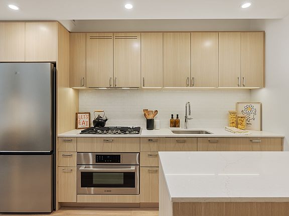 3rd image of 266 W 96th St #1701