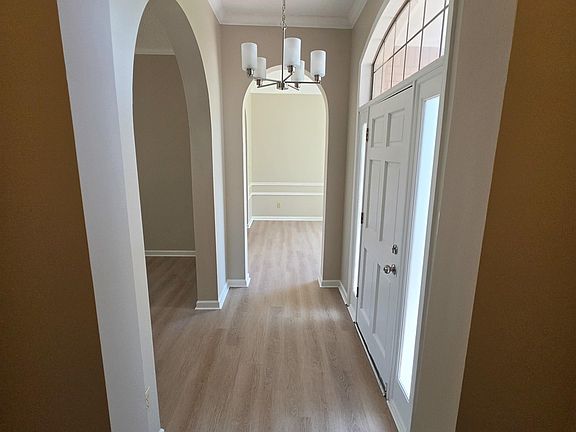 4th image of 5570 Patsy Cir W