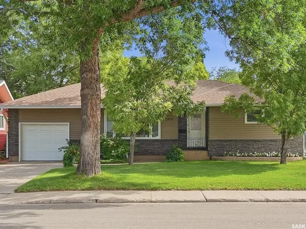 2809 Clarence AVENUE S, Saskatoon, SK S7J 1M7