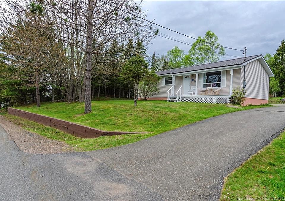 1st image of 16 Armstrong Cres