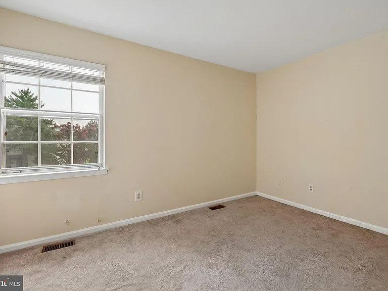 5515 Woodlawn Manor Ct — Photo 14