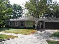 1st image of 818 E Chapin St