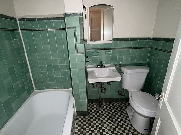 3rd image of 1313 Spruce St APT 1A