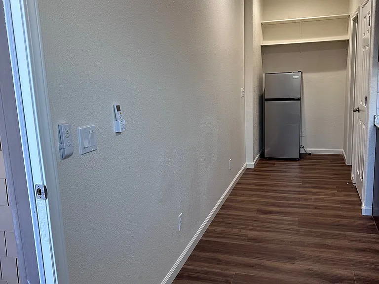 659 W Downey Dr — Photo 3