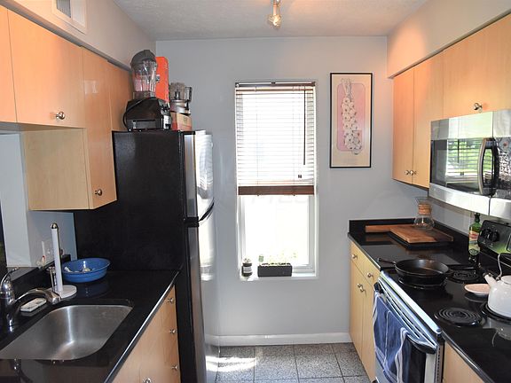 2nd image of 920 Quay Ave APT D