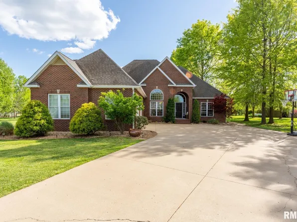 205 Cora Mae Ct, Carterville, IL 62918