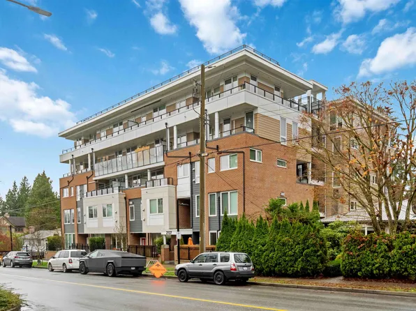 2137 Chesterfield Ave #403, North Vancouver, BC V7M 2P7