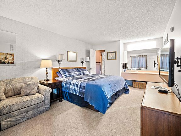 2nd image of 407 Anchors Point Ln