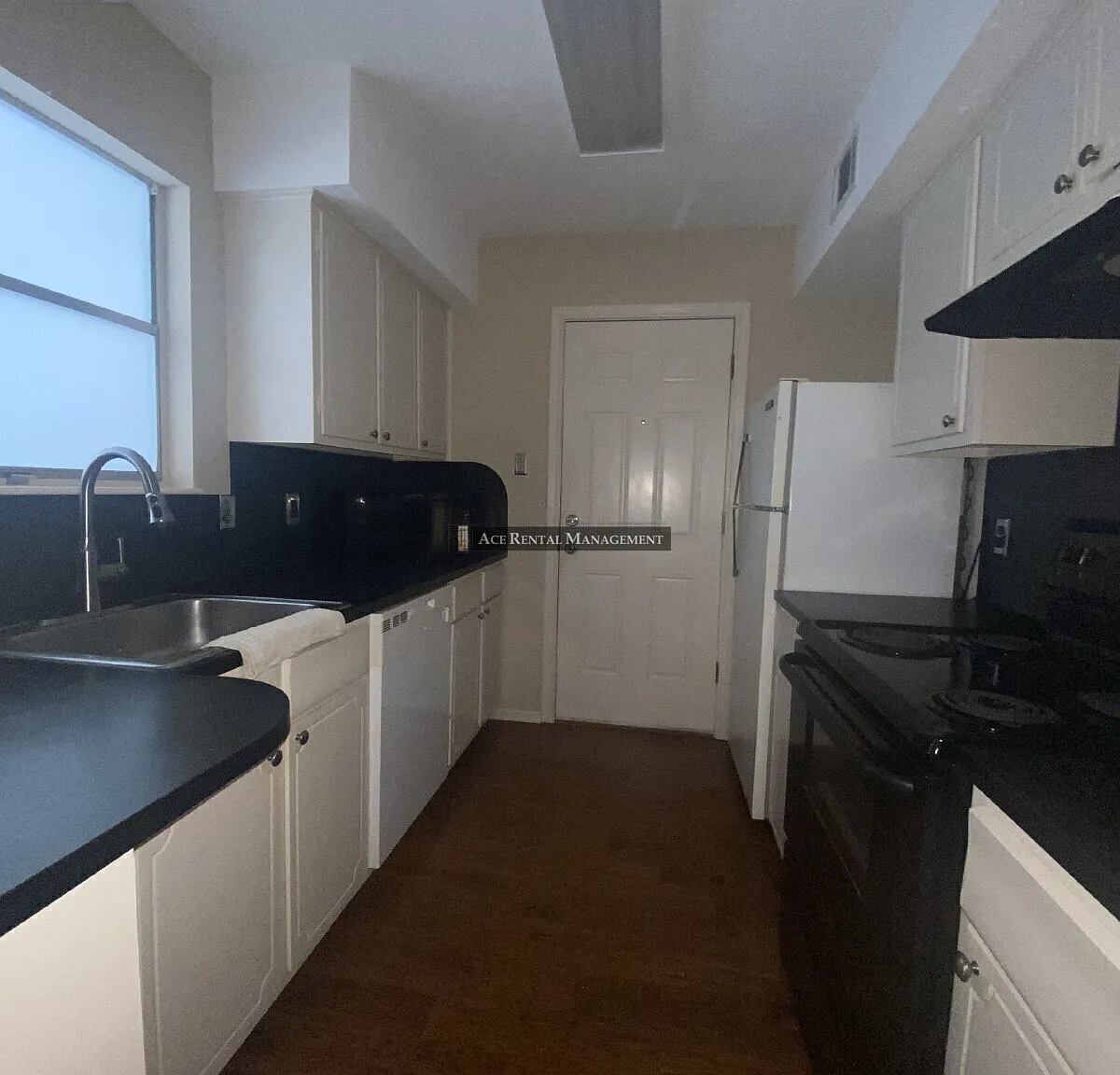 Coming Soon at Maison Helena Townhomes Nederland, TX Estimated Availability: 10/28/2026 Please no... — Photo 4
