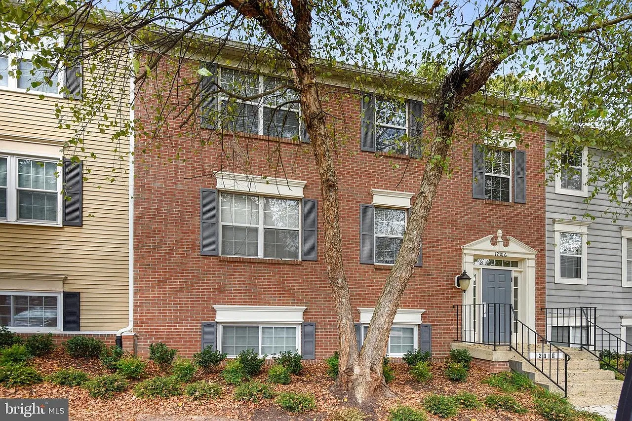2 bed, 1211 sqft, $2,600 — Photo 1
