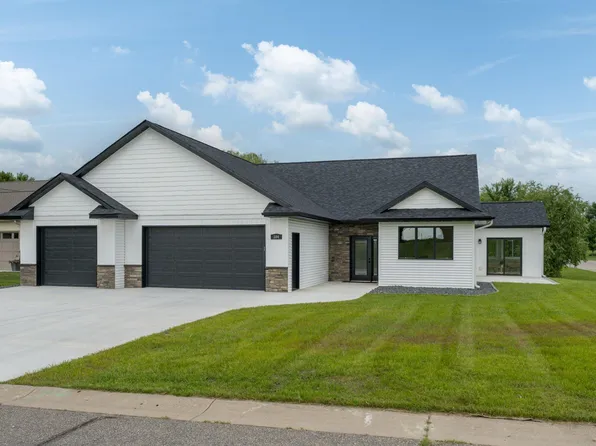 304 Tustin Cir N, Elysian, MN 56028