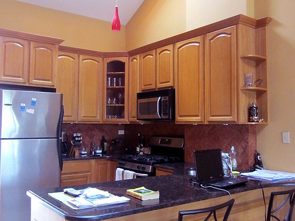 3rd image of 180 Davis Ave APT 11A