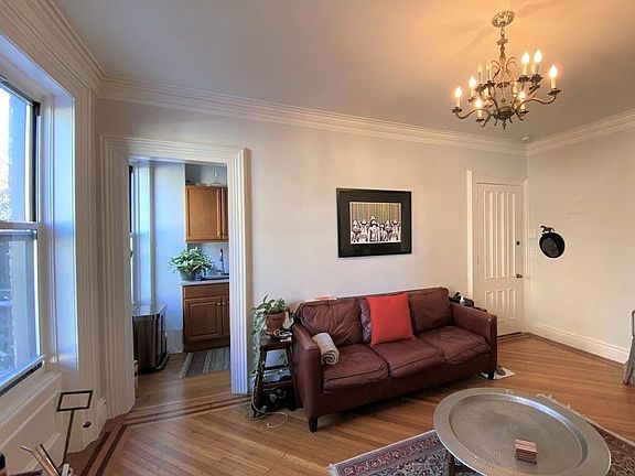 5th image of 227 Washington Ave #2