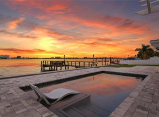 7060 S Shore Dr S, South Pasadena, FL 33707